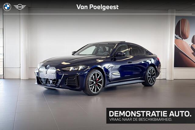 BMW i4 eDrive35 M Sport Edition 70 kWh | Glazen Panoramadak | Stoelverwarming | Achteruitrijcamera |