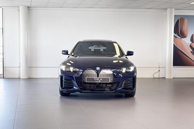 BMW i4 eDrive35 M Sport Edition 70 kWh | Glazen Panoramadak | Stoelverwarming | Achteruitrijcamera |