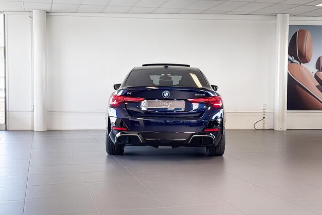 BMW i4 eDrive35 M Sport Edition 70 kWh | Glazen Panoramadak | Stoelverwarming | Achteruitrijcamera |