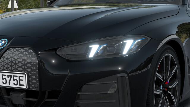 BMW i4 eDrive40 Gran Coupé M Sport / Schuif-kanteldak / Active Cruise Control / Achteruitrijcamera / Parking Assistant / Comfort Access / Adaptieve LED