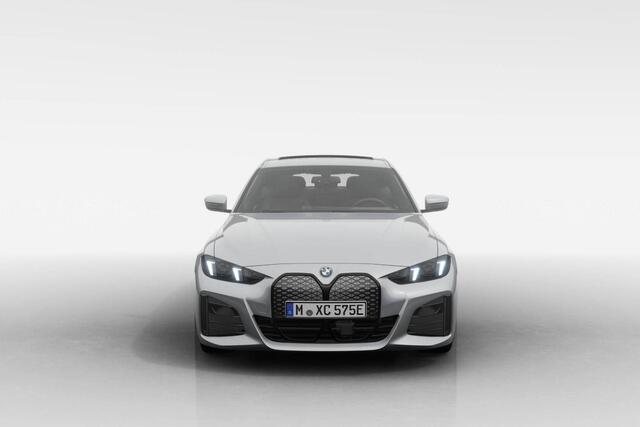 BMW i4 eDrive35 M Sport Edition | M Sport Pro | Comfort Pack | Elektrisch bediend glazen schuif-/kanteldak | Active Cruise Control