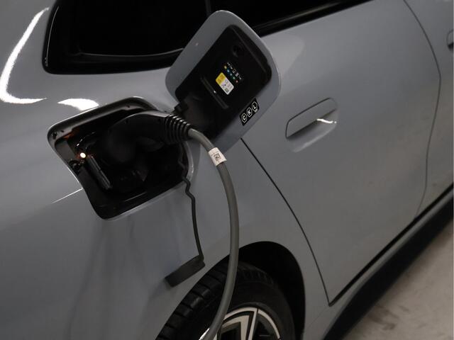 BMW i4 M50 High Executive 84 kWh [M PAKKET, MEMORY SEATS, CAMERA, PDC V+A, APPLE CARPLAY, ANDROID AUTO, CRUISE CONTROL, HARMAN/KARDON, SFEERVERLICHTING, STOELVERWARMING, NIEUWSTAAT]