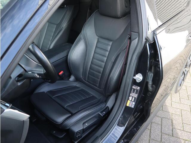 BMW i4 eDrive40 M Sport High Executive 84 kWh / Glasdak / Sfeerverlichting