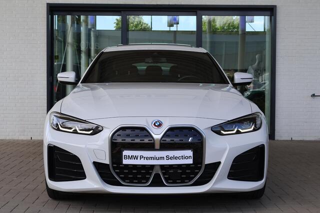 BMW i4 eDrive40 84 kWh M Sport | Panorama dak | Apple carplay
