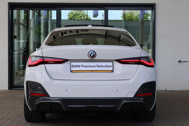 BMW i4 eDrive40 84 kWh M Sport | Panorama dak | Apple carplay