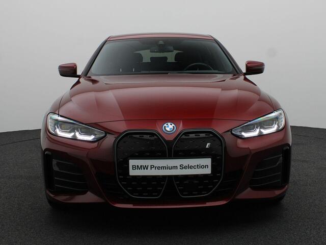 BMW i4 eDrive35 M Sportpakket | Stuurwielrand Verwarmd | Achteruitrijcamera | Active Cruise Control | Harman Kardon | 19''