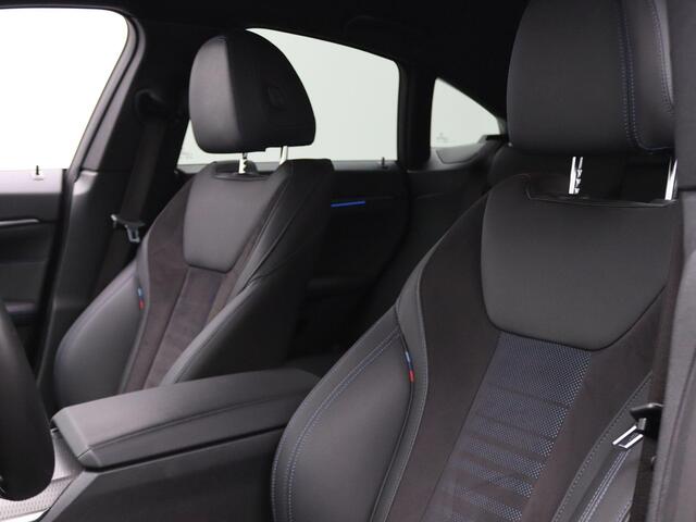 BMW i4 eDrive35 M Sportpakket | Stuurwielrand Verwarmd | Achteruitrijcamera | Active Cruise Control | Harman Kardon | 19''