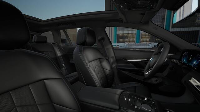 BMW i5 Touring eDrive40 M Sport / Panoramadak / Trekhaak / Bowers & Wilkins / Stoelventilatie / Adaptieve LED / Parking Assistant Plus / Comfort Access