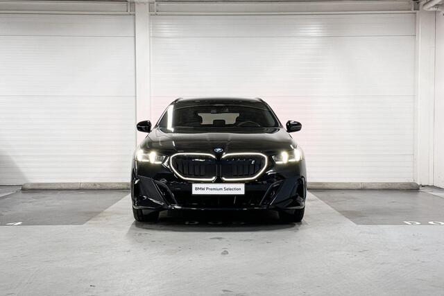 BMW i5 Touring eDrive40 | M-Sport Pro | Travel Pack | Driving Assistant Plus | Bowers&Wilkins | Comfort Access