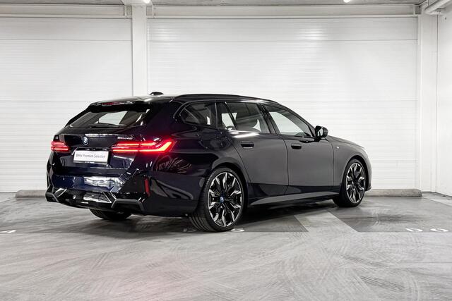 BMW i5 Touring eDrive40 | M-Sport Pro | Travel Pack | Innovation Pack | Comfort Pack | Driving Assistant Professional | Harman/Kardon | Comfort Access