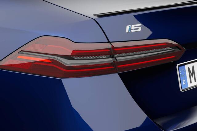 BMW i5 Sedan eDrive40 M Sport Edition 84 kWh | M Sportpakket Pro | Glazen panoramadak