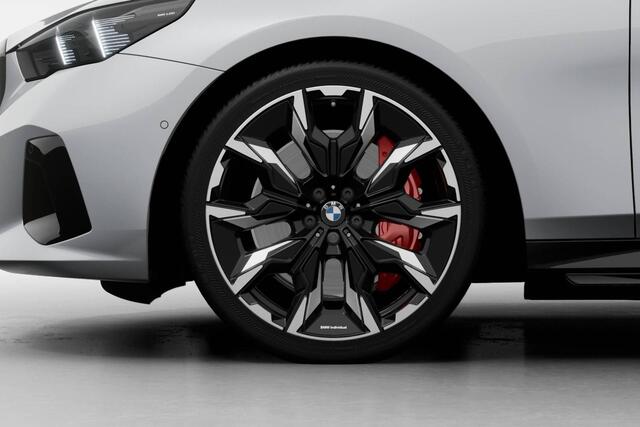 BMW i5 eDrive40 M Sport Edition | M Sport Pro | Innovation Pack | Travel Pack | Comfort Pack