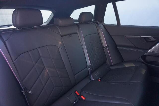 BMW i5 xDrive40 Touring | M Sportpakket Pro | Innovation Pack | Travel Pack | Comfort Pack