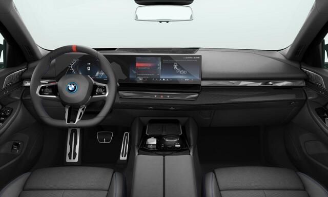 BMW i5 M60 xDrive 84 kWh | < Sportpakket Pro | Equipment Pack Pro | Travel Pack