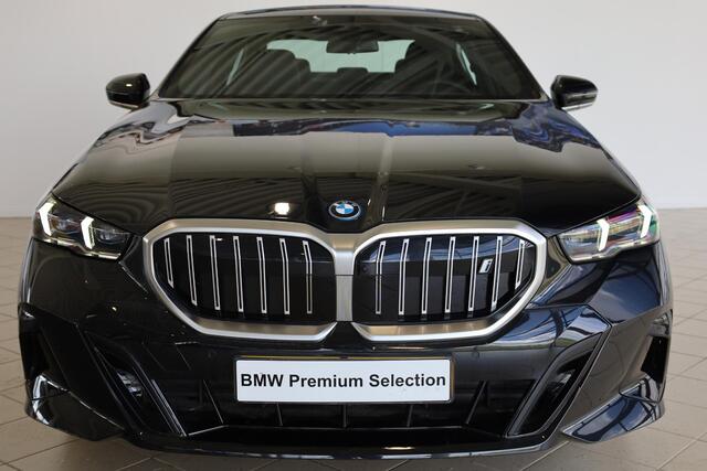 BMW i5 eDrive40 M Sportpakket | Comfortstoelen | Driving Assistant Plus