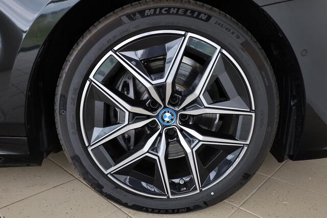 BMW i5 eDrive40 M Sportpakket | Comfortstoelen | Driving Assistant Plus