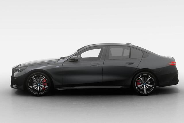 BMW i5 Sedan eDrive40 M Sport Edition | M Sport Pro | Travel Pack | Comfort Pack | Trekhaak | Getint Glas | Laadaansluiting 22kW