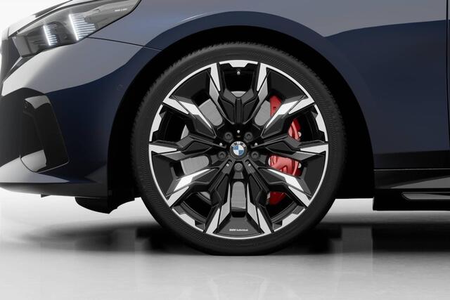 BMW i5 Sedan M60 xDrive | M Sport Pro | Innovation Pack | Travel Pack | Comfort Pack | Driving Assistant Professional | Bowers & Wilkins Surround System | Trekhaak