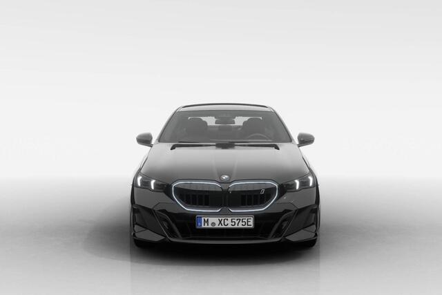 BMW i5 Sedan eDrive40 M Sport Edition | M Sport Pro | Innovation Pack | Travel Pack | Comfort Pack