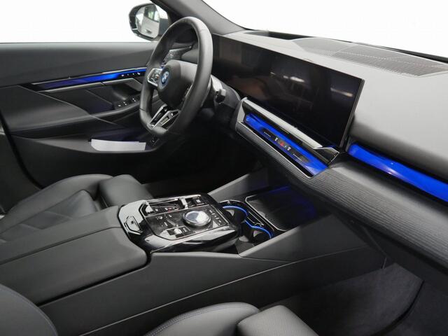 BMW i5 xDrive40 M-Sport - Onderstel Prof - Trekhaak - Bowers & Wilkins - Driving Ass Prof