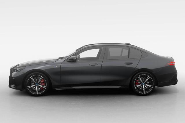 BMW i5 Sedan eDrive40 M Sport Edition M Sport Pro | Travel Pack | Comfort Pack | Showroomvoordeel