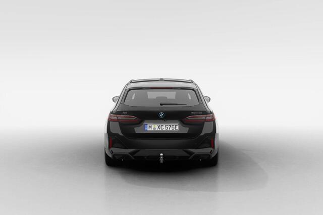 BMW i5 Touring eDrive40 M Sport Edition | M Sport Pro | Innovation Pack | Travel Pack | Comfort Pack | Showroomvoordeel