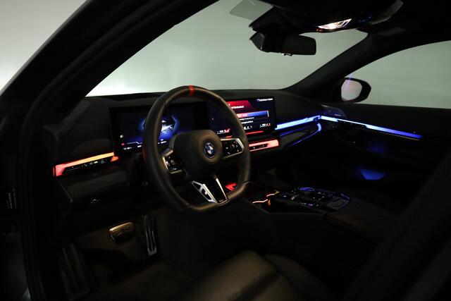 BMW i5 M60 xDrive 84 kWh M Sport | Driving Assistant Pro | M sport | Pano | HUD | Deep Frozen Grey | 21 inch