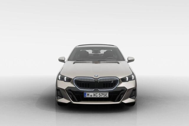 BMW i5 Sedan eDrive40 M Sport Edition | M Sport Pro | Innovation Pacl | Travel Pack | Comfort Pack