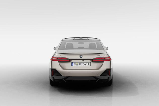 BMW i5 Sedan eDrive40 M Sport Edition | M Sport Pro | Innovation Pacl | Travel Pack | Comfort Pack