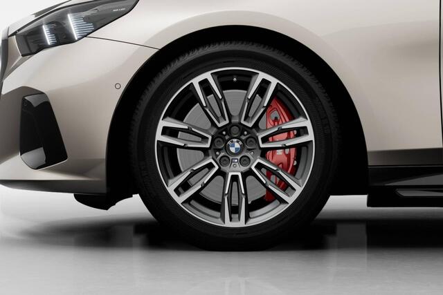 BMW i5 Sedan eDrive40 M Sport Edition | M Sport Pro | Innovation Pacl | Travel Pack | Comfort Pack