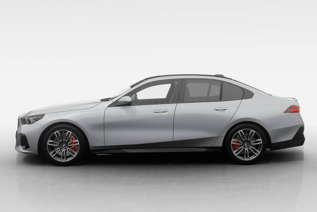 BMW i5 Sedan eDrive40 M Sport Edition | M Sport Pro | Innovation Pack | Travel Pack | Comfort Pack