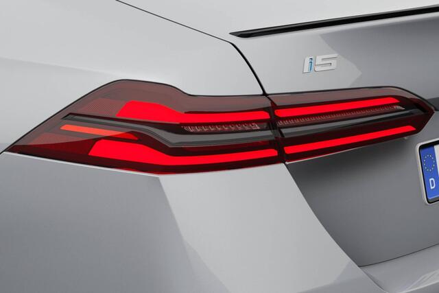 BMW i5 Sedan eDrive40 M Sport Edition | M Sport Pro | Innovation Pack | Travel Pack | Comfort Pack