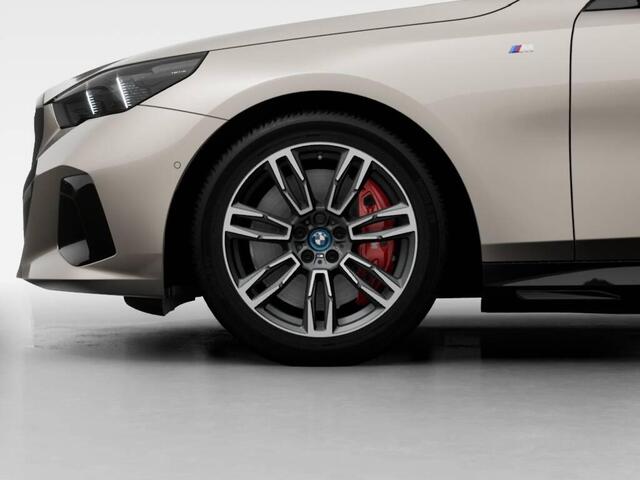 BMW i5 Touring eDrive40 M Sport Edition | M Sport package | M Sport package Pro