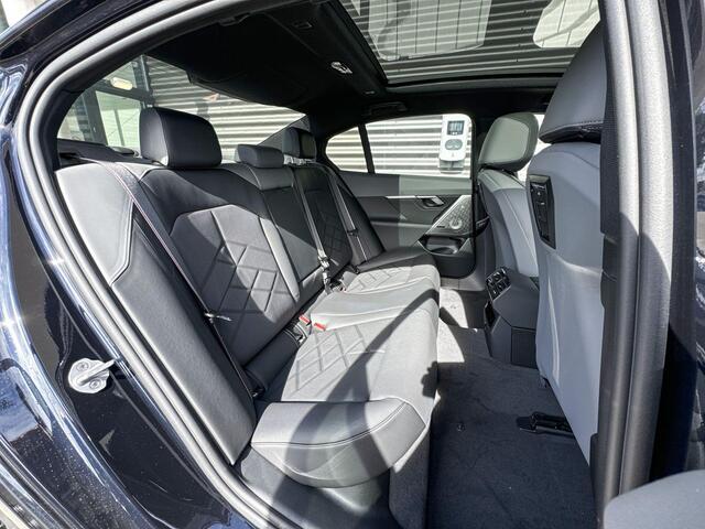 BMW i5 eDrive40 M Sportpakket Pro / Innovation Pack / Travel Pack / Comfort Pack / Trekhaak / Panoramadak