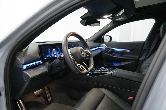 BMW i5 M60 xDrive 84 kWh Bowers Wilkins | Panoramadak | CoPilot | Elektr. Trekhaak