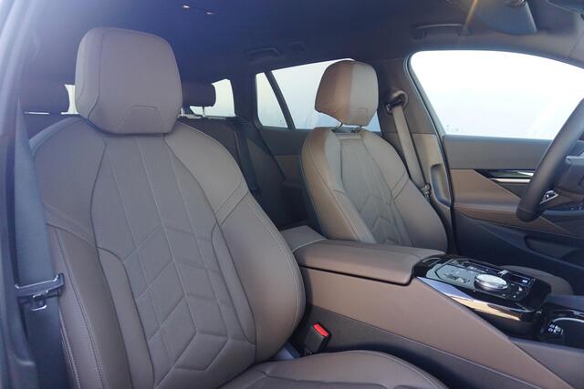 BMW i5 Touring eDrive40 M Sport Edition 19'' / Driving Assistant Plus / Comfort Acces / Adaptieve LED koplampen