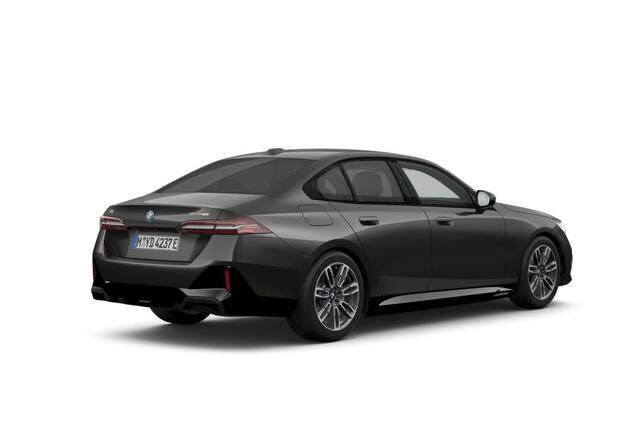 BMW i5 Sedan eDrive40 M Sport Edition 84 kWh | M Sportpakket | Travel Pack | Comfort Pack