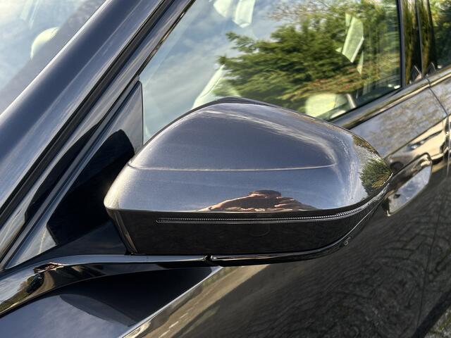 BMW i5 eDrive40 | M-Sport Pro | 20'' | Panorama. | Comfortstoel. | Stoelvent. | Park. + Driv. Plus | Head-Up | Comf. Acc. | Stuur + stoelverw. voor/achter | Trekhaak | Elek. achterklep