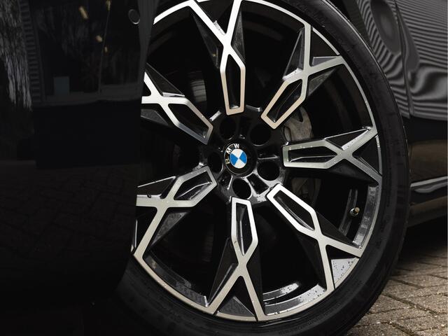 BMW i7 xDrive60 - Stoelverwarming voor + achter - Head-up Display - 106kWh