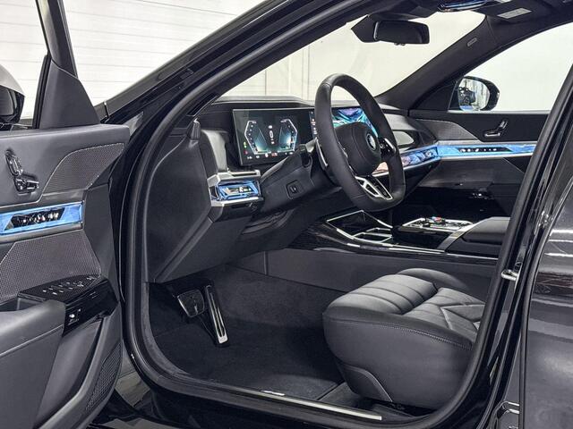 BMW i7 eDrive50 | M-Sport Pro | Innovation Pack | Executive Pack | Connoisseur Pack | Climate Acoustics Pack | Driving Assistant Professional | Parking Assistant Professional | Sky Lounge