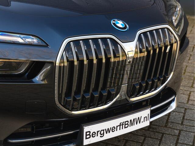 BMW i7 xDrive60 - Bowers & Wilkins - Automatische Deuren - Stoelventilatie + Massage