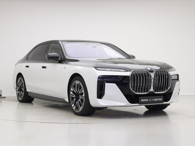 BMW i7 eDrive50 M-Sport | Two Tone Black Wrap | Iconic Glow kristalkoplampen+Grille | Individual interior | Connoisseur Pack | Panorama | Elek. open/sluiten portieren | 21" Individual
