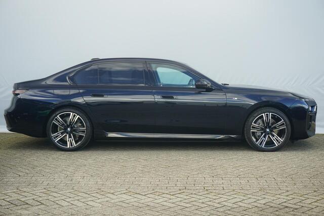BMW i7 xDrive60 M Sport Individual Interieur / Skylounge / Active Steering / Connoisseur Pack