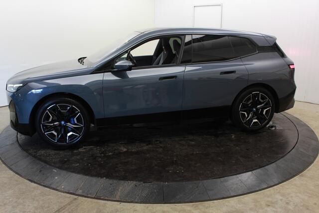 BMW iX xDrive40 High Executive 77 kWh El Trekhaak Panodak Head Up Camera