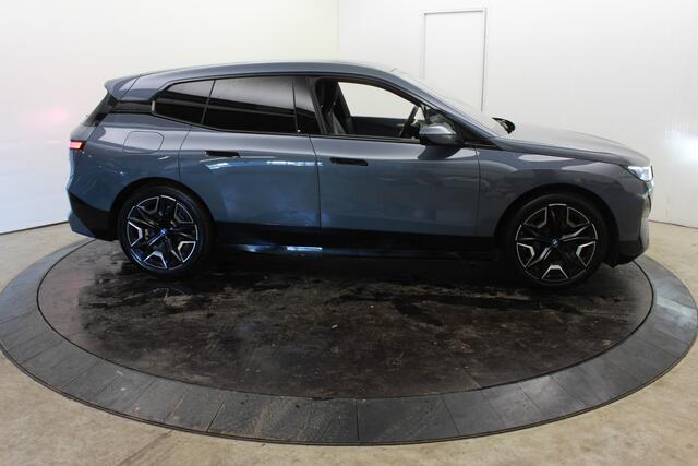 BMW iX xDrive40 High Executive 77 kWh El Trekhaak Panodak Head Up Camera