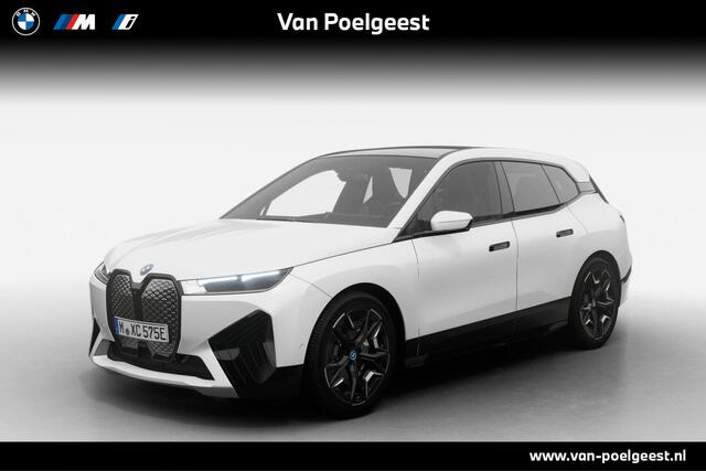 BMW iX xDrive40 | Sportpakket | Glazen Panoramadak Sky Lounge | Driving Assistant Professional