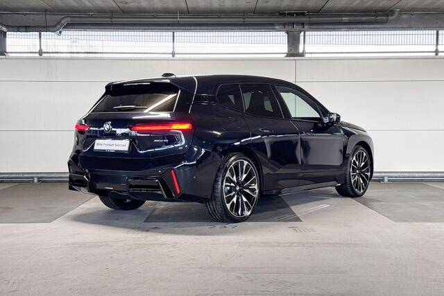 BMW iX xDrive45 101 kWh | Trekhaak met elektrisch wegklapbare kogel