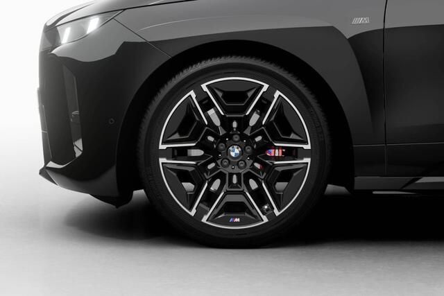 BMW iX xDrive M70 | Comfort Pack | Innovation Pack | Glazen Panoramadak Sky Lounge