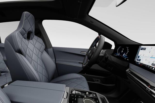 BMW iX xDrive M70 | Comfort Pack | Innovation Pack | Glazen Panoramadak Sky Lounge