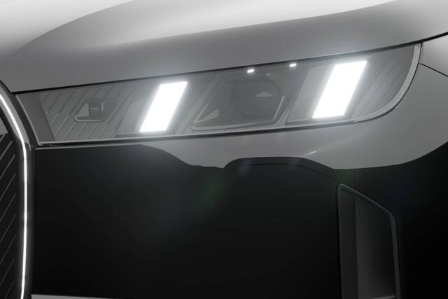 BMW iX xDrive45 | M Sport Pro | Comfort Pack | Innovation Pack | Trekhaak | Glazen Panoramadak Sky Lounge